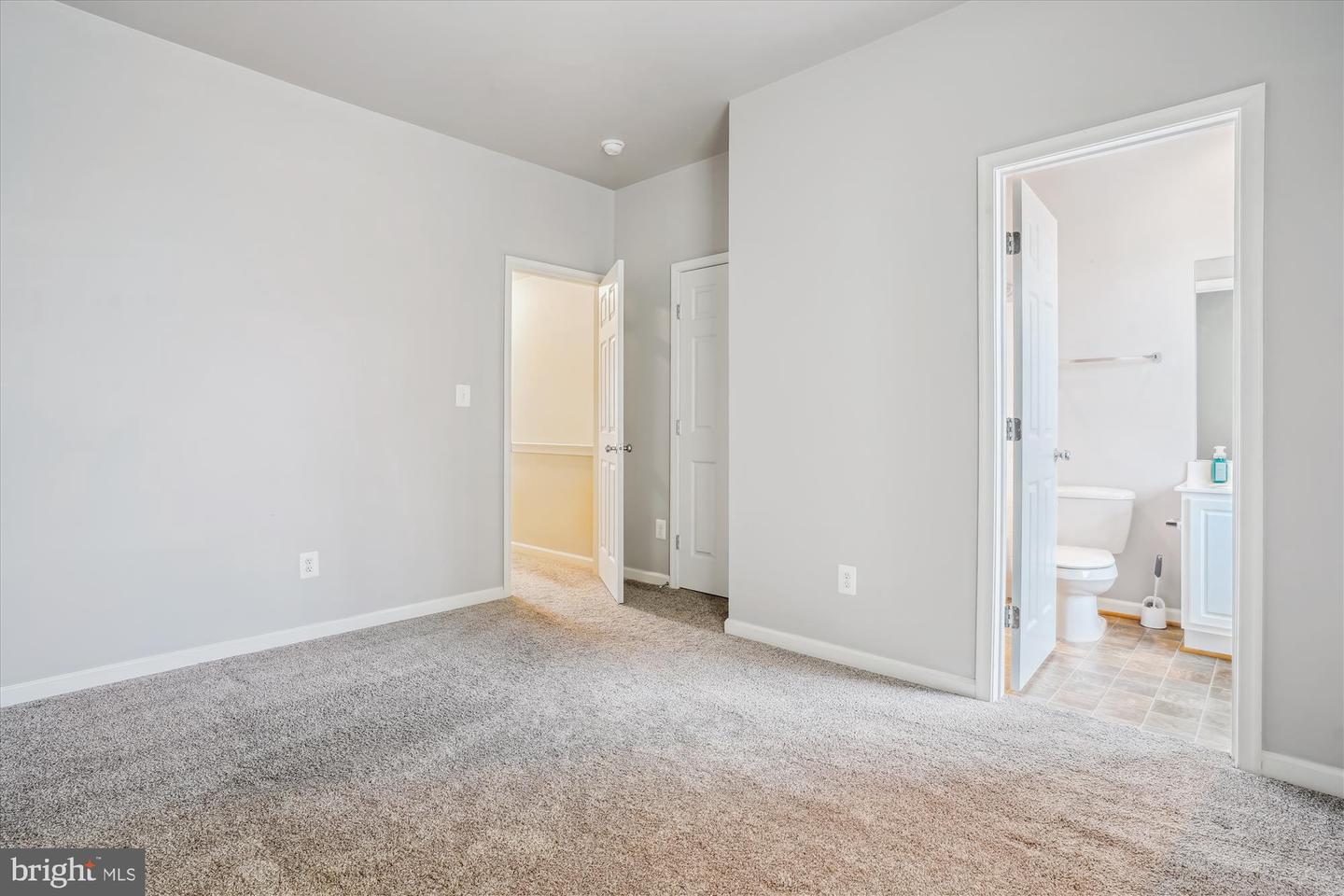 16758 BLACKJACK OAK LN, WOODBRIDGE, Virginia 22191, 2 Bedrooms Bedrooms, ,2 BathroomsBathrooms,Residential,For sale,16758 BLACKJACK OAK LN,VAPW2095866 MLS # VAPW2095866