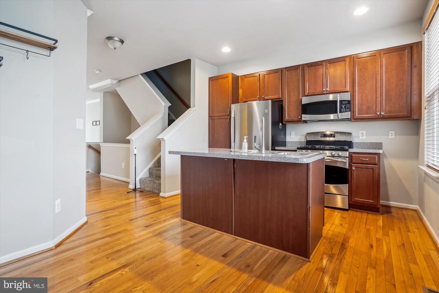16758 BLACKJACK OAK LN, WOODBRIDGE, Virginia 22191, 2 Bedrooms Bedrooms, ,2 BathroomsBathrooms,Residential,For sale,16758 BLACKJACK OAK LN,VAPW2095866 MLS # VAPW2095866