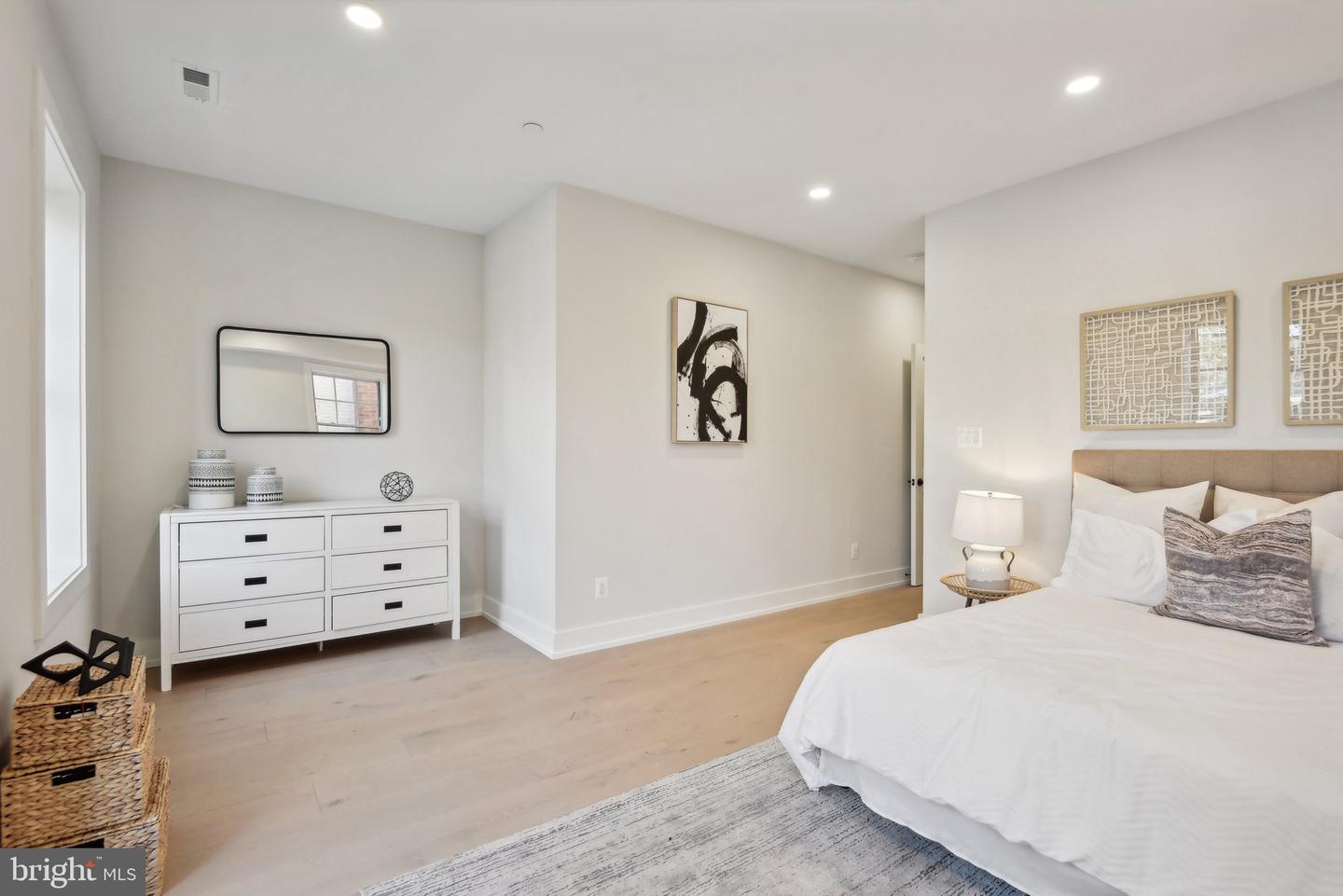 1748 LANIER PL NW #2, WASHINGTON, District Of Columbia 20009, 3 Bedrooms Bedrooms, ,3 BathroomsBathrooms,Residential,For sale,1748 LANIER PL NW #2,DCDC2203262 MLS # DCDC2203262