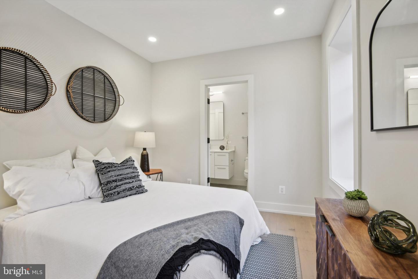 1748 LANIER PL NW #2, WASHINGTON, District Of Columbia 20009, 3 Bedrooms Bedrooms, ,3 BathroomsBathrooms,Residential,For sale,1748 LANIER PL NW #2,DCDC2203262 MLS # DCDC2203262