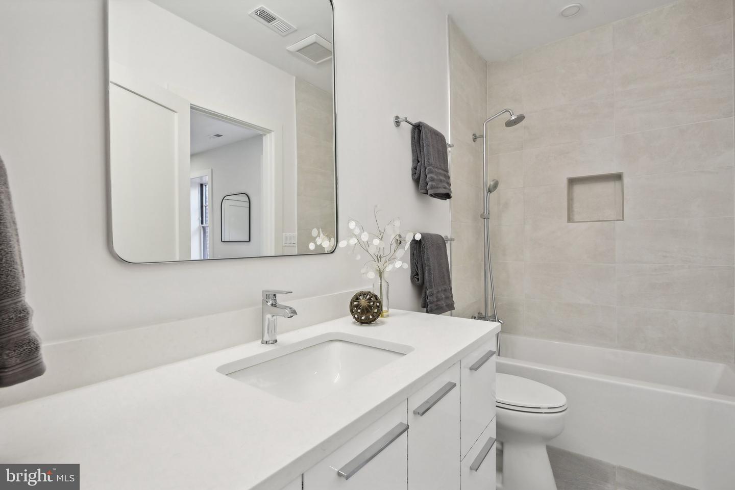 1748 LANIER PL NW #2, WASHINGTON, District Of Columbia 20009, 3 Bedrooms Bedrooms, ,3 BathroomsBathrooms,Residential,For sale,1748 LANIER PL NW #2,DCDC2203262 MLS # DCDC2203262
