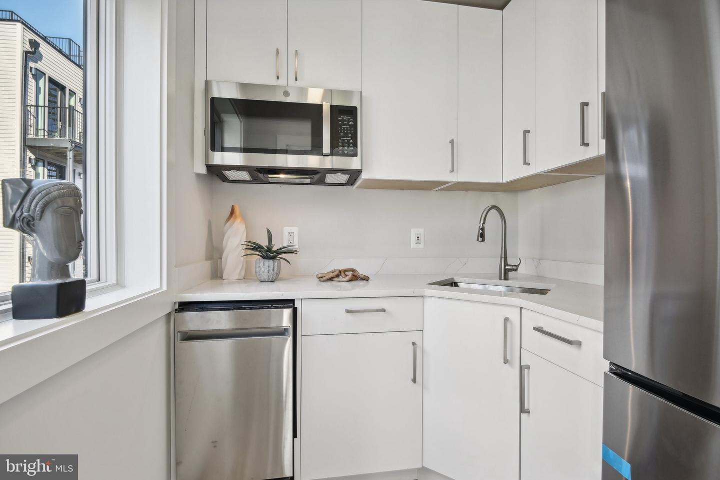 1748 LANIER PL NW #2, WASHINGTON, District Of Columbia 20009, 3 Bedrooms Bedrooms, ,3 BathroomsBathrooms,Residential,For sale,1748 LANIER PL NW #2,DCDC2203262 MLS # DCDC2203262