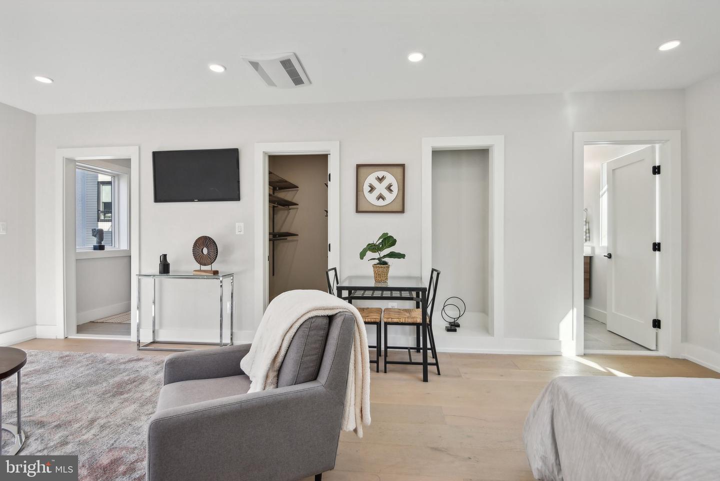 1748 LANIER PL NW #2, WASHINGTON, District Of Columbia 20009, 3 Bedrooms Bedrooms, ,3 BathroomsBathrooms,Residential,For sale,1748 LANIER PL NW #2,DCDC2203262 MLS # DCDC2203262