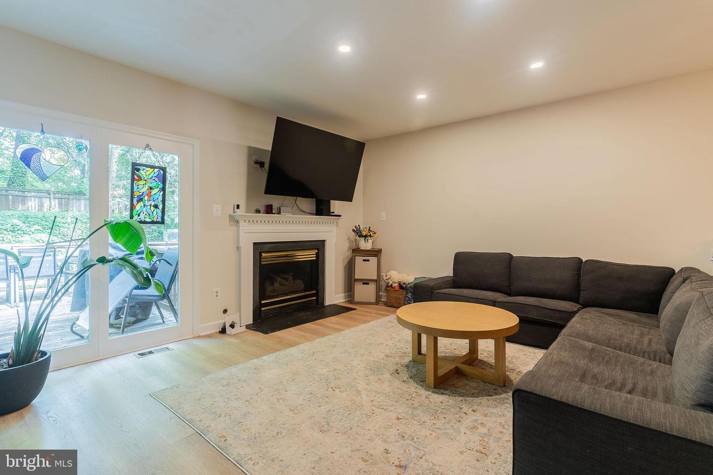 4007 LAKE GLEN RD, FAIRFAX, Virginia 22033, 3 Bedrooms Bedrooms, ,3 BathroomsBathrooms,Residential,For sale,4007 LAKE GLEN RD,VAFX2244328 MLS # VAFX2244328