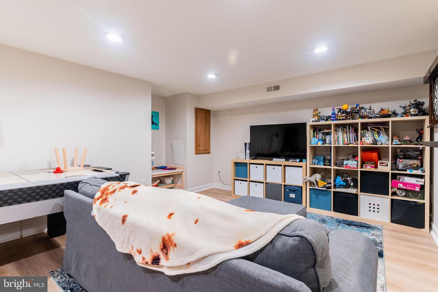 4007 LAKE GLEN RD, FAIRFAX, Virginia 22033, 3 Bedrooms Bedrooms, ,3 BathroomsBathrooms,Residential,For sale,4007 LAKE GLEN RD,VAFX2244328 MLS # VAFX2244328