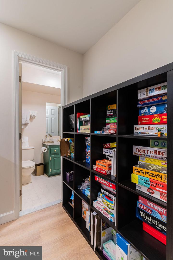 4007 LAKE GLEN RD, FAIRFAX, Virginia 22033, 3 Bedrooms Bedrooms, ,3 BathroomsBathrooms,Residential,For sale,4007 LAKE GLEN RD,VAFX2244328 MLS # VAFX2244328