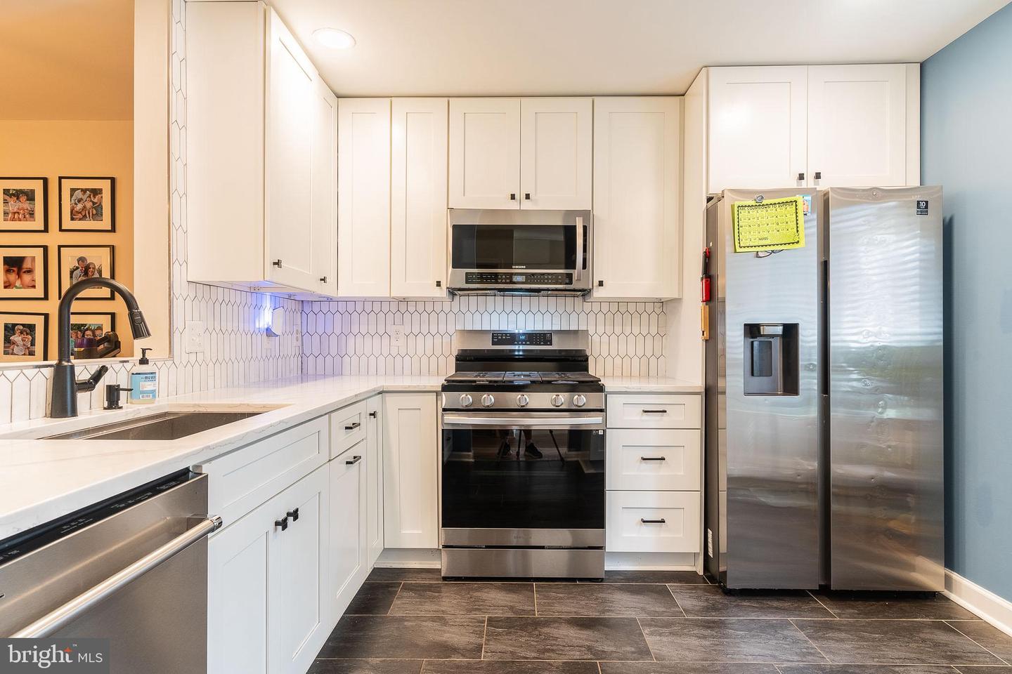 4007 LAKE GLEN RD, FAIRFAX, Virginia 22033, 3 Bedrooms Bedrooms, ,3 BathroomsBathrooms,Residential,For sale,4007 LAKE GLEN RD,VAFX2244328 MLS # VAFX2244328