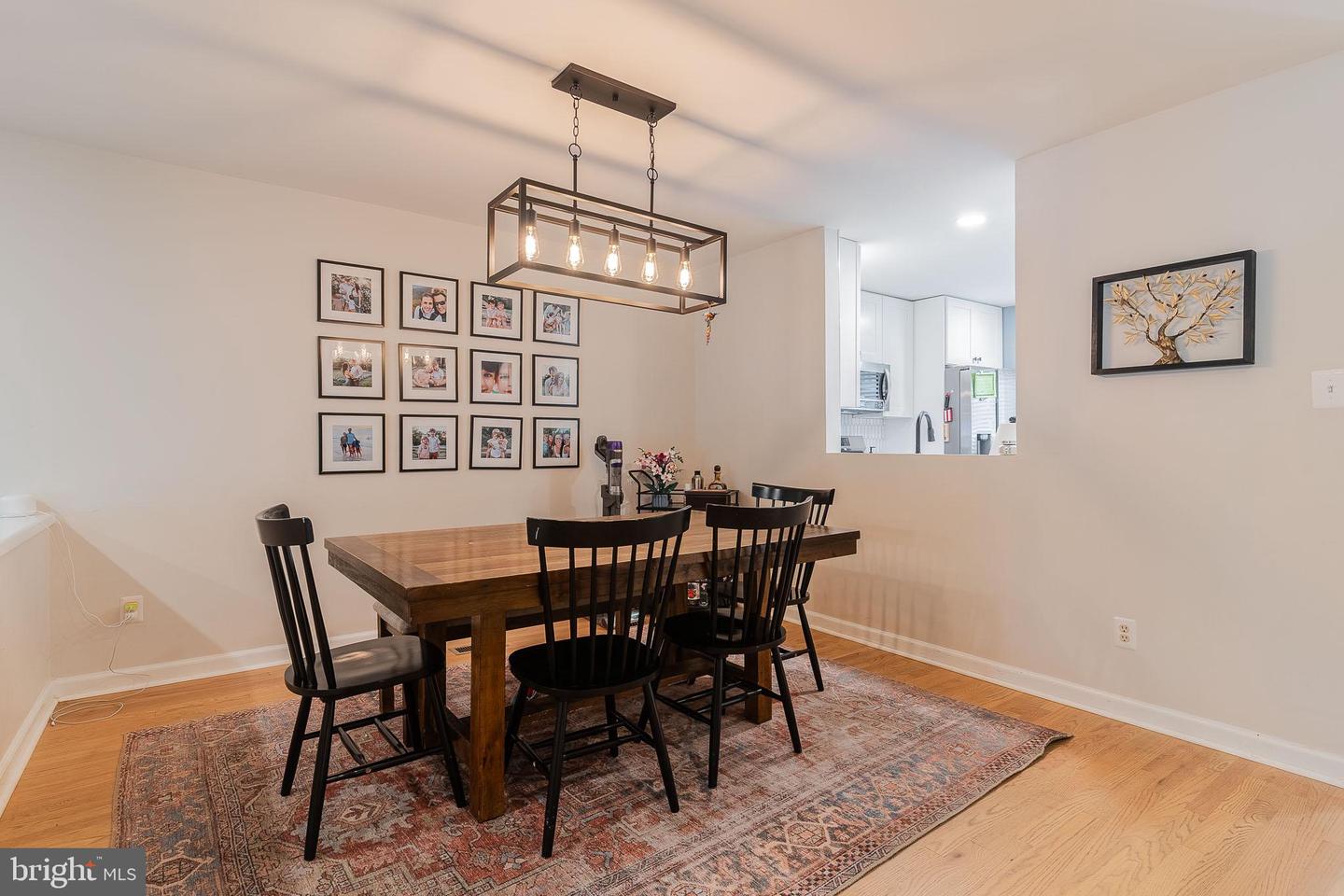 4007 LAKE GLEN RD, FAIRFAX, Virginia 22033, 3 Bedrooms Bedrooms, ,3 BathroomsBathrooms,Residential,For sale,4007 LAKE GLEN RD,VAFX2244328 MLS # VAFX2244328