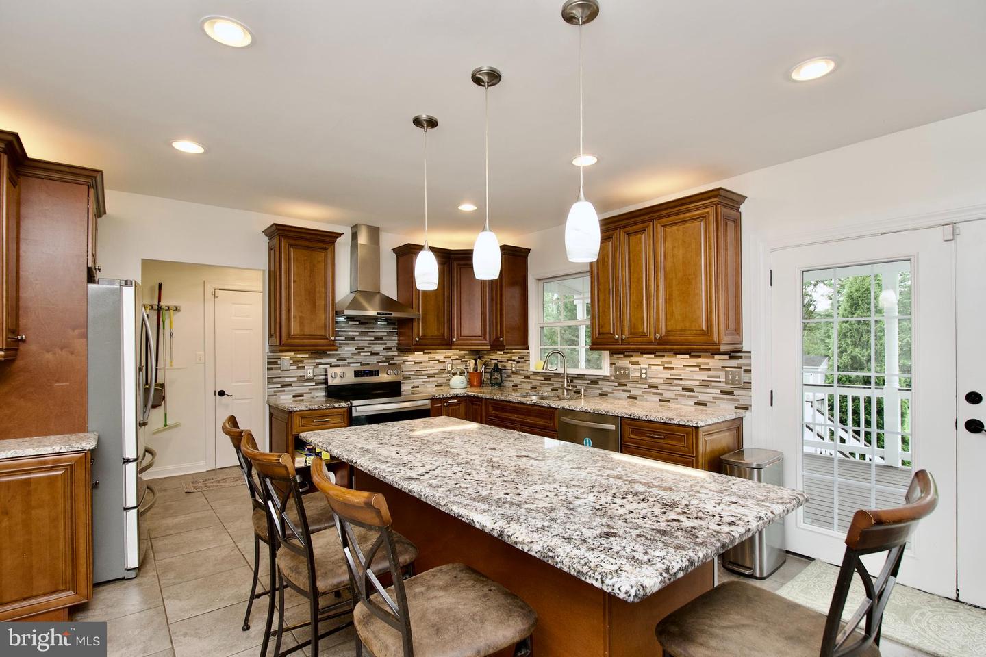 8919 KIGER ST, LORTON, Virginia 22079, 5 Bedrooms Bedrooms, ,3 BathroomsBathrooms,Residential,For sale,8919 KIGER ST,VAFX2244118 MLS # VAFX2244118