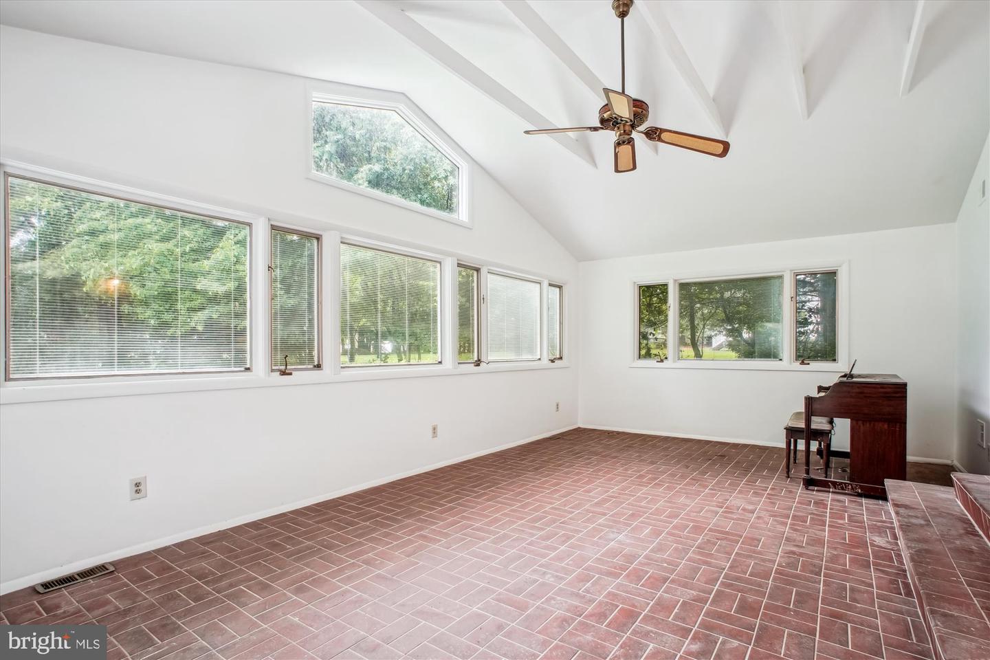 944 WAR ADMIRAL ST, GREAT FALLS, Virginia 22066, 4 Bedrooms Bedrooms, ,2 BathroomsBathrooms,Residential,For sale,944 WAR ADMIRAL ST,VAFX2244224 MLS # VAFX2244224