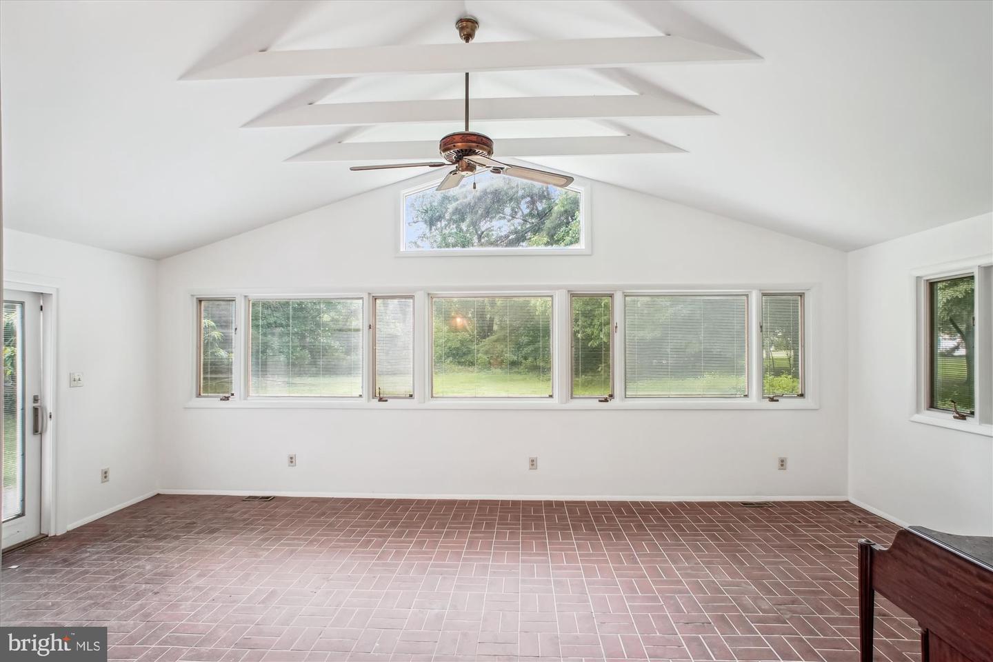 944 WAR ADMIRAL ST, GREAT FALLS, Virginia 22066, 4 Bedrooms Bedrooms, ,2 BathroomsBathrooms,Residential,For sale,944 WAR ADMIRAL ST,VAFX2244224 MLS # VAFX2244224
