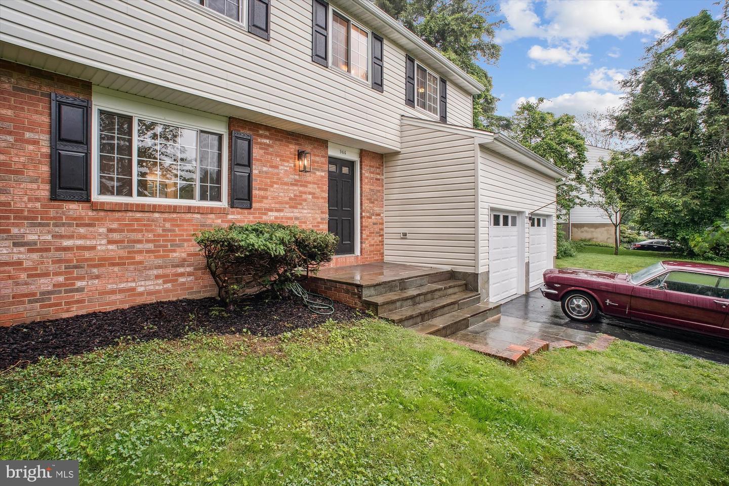 944 WAR ADMIRAL ST, GREAT FALLS, Virginia 22066, 4 Bedrooms Bedrooms, ,2 BathroomsBathrooms,Residential,For sale,944 WAR ADMIRAL ST,VAFX2244224 MLS # VAFX2244224