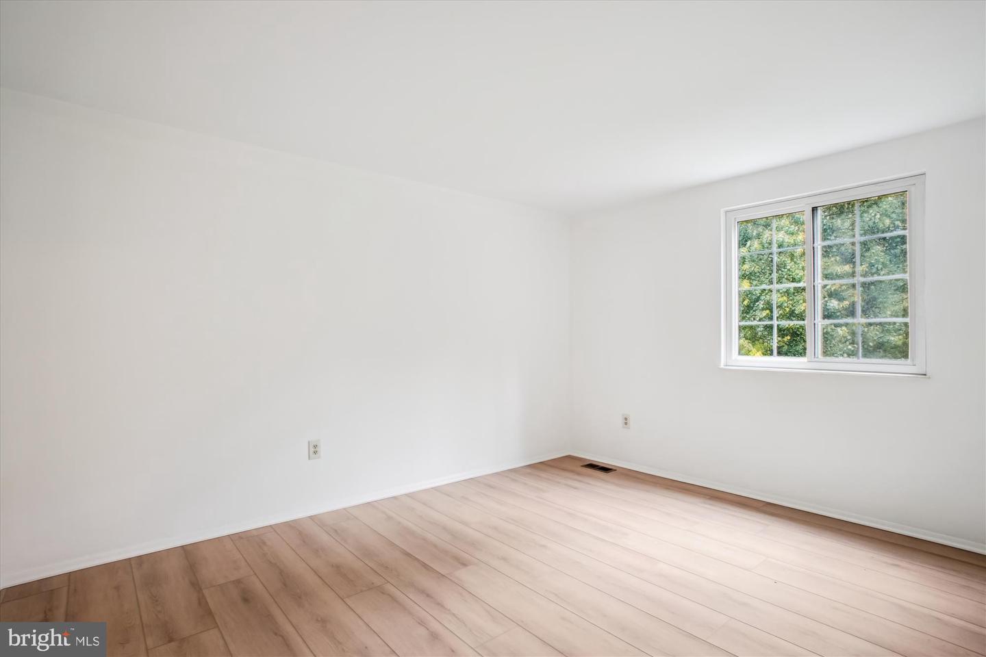 944 WAR ADMIRAL ST, GREAT FALLS, Virginia 22066, 4 Bedrooms Bedrooms, ,2 BathroomsBathrooms,Residential,For sale,944 WAR ADMIRAL ST,VAFX2244224 MLS # VAFX2244224