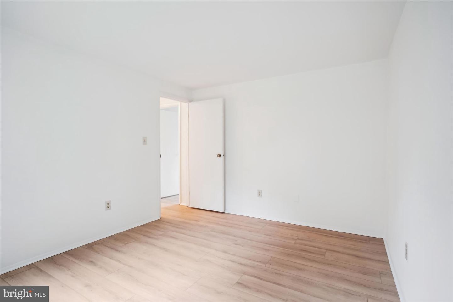 944 WAR ADMIRAL ST, GREAT FALLS, Virginia 22066, 4 Bedrooms Bedrooms, ,2 BathroomsBathrooms,Residential,For sale,944 WAR ADMIRAL ST,VAFX2244224 MLS # VAFX2244224