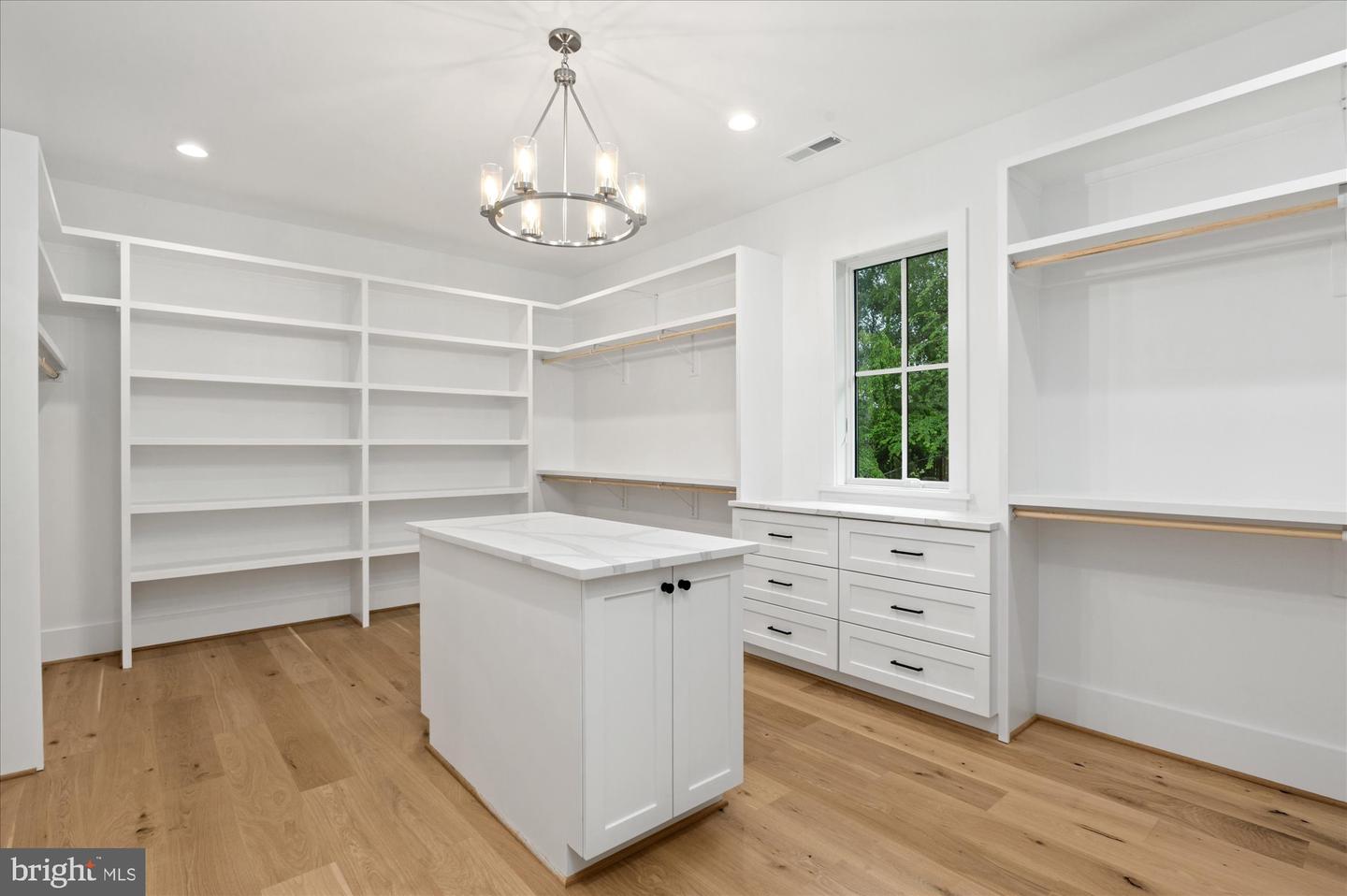 6613 BYRNES DR, MCLEAN, Virginia 22101, 7 Bedrooms Bedrooms, ,7 BathroomsBathrooms,Residential,For sale,6613 BYRNES DR,VAFX2244230 MLS # VAFX2244230
