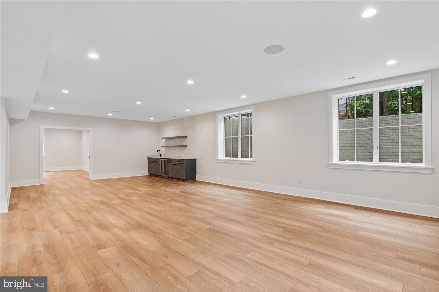 6613 BYRNES DR, MCLEAN, Virginia 22101, 7 Bedrooms Bedrooms, ,7 BathroomsBathrooms,Residential,For sale,6613 BYRNES DR,VAFX2244230 MLS # VAFX2244230