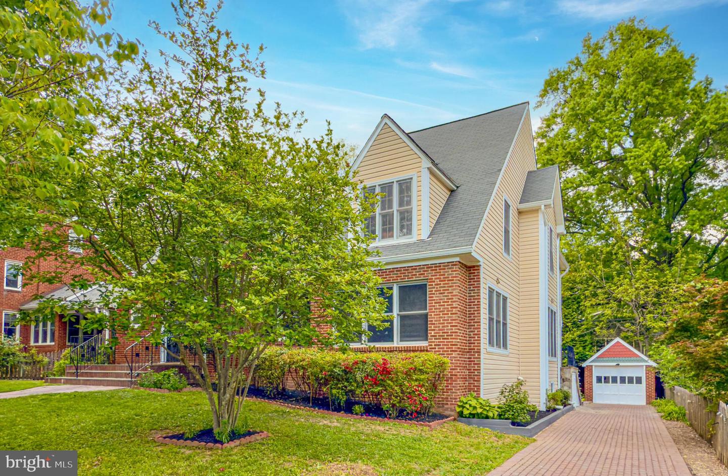 5001 14TH ST N, ARLINGTON, Virginia 22205, 5 Bedrooms Bedrooms, ,4 BathroomsBathrooms,Residential,For sale,5001 14TH ST N,VAAR2058436 MLS # VAAR2058436