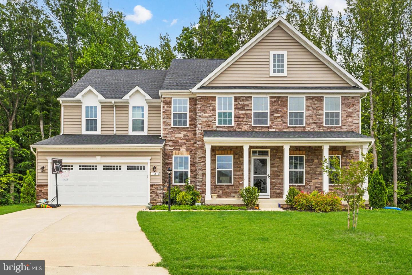121 MOUNTAIN PATH LN, STAFFORD, Virginia 22554, 5 Bedrooms Bedrooms, ,4 BathroomsBathrooms,Residential,For sale,121 MOUNTAIN PATH LN,VAST2039322 MLS # VAST2039322