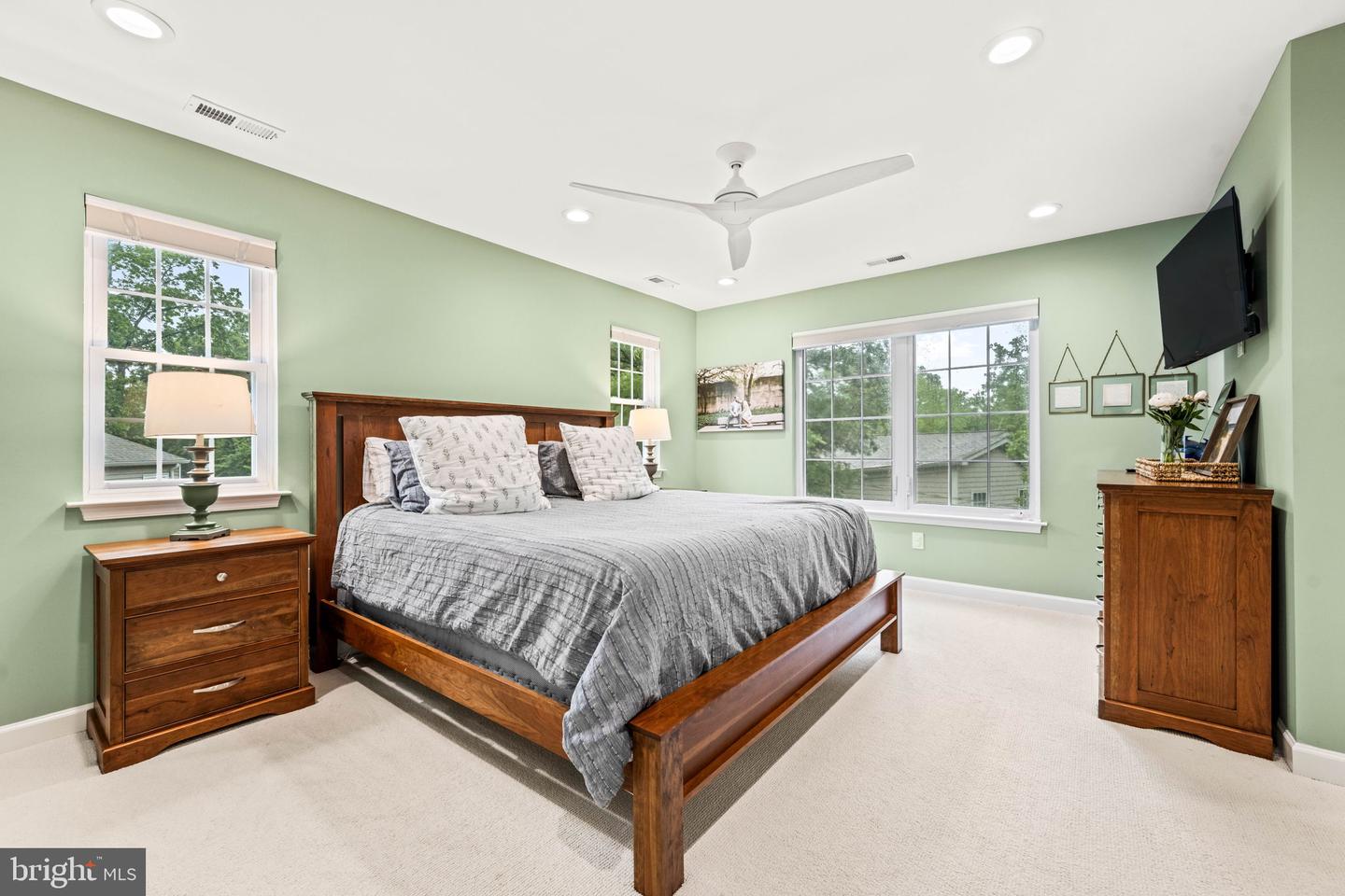 3311 CAMERON MILLS RD, ALEXANDRIA, Virginia 22302, 5 Bedrooms Bedrooms, 11 Rooms Rooms,4 BathroomsBathrooms,Residential,For sale,3311 CAMERON MILLS RD,VAAX2045890 MLS # VAAX2045890
