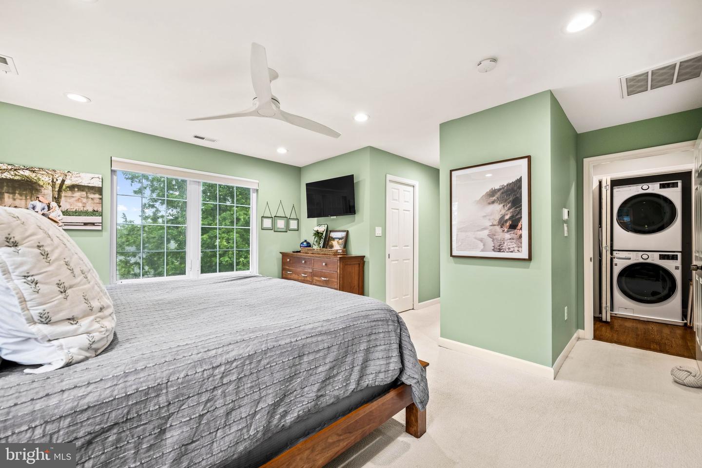 3311 CAMERON MILLS RD, ALEXANDRIA, Virginia 22302, 5 Bedrooms Bedrooms, 11 Rooms Rooms,4 BathroomsBathrooms,Residential,For sale,3311 CAMERON MILLS RD,VAAX2045890 MLS # VAAX2045890