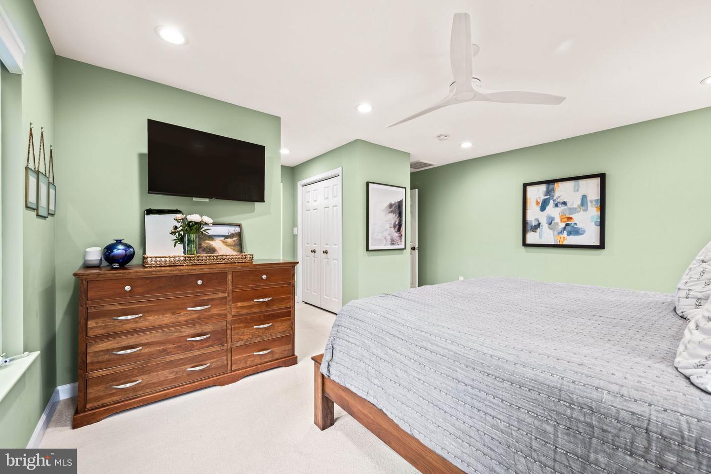3311 CAMERON MILLS RD, ALEXANDRIA, Virginia 22302, 5 Bedrooms Bedrooms, 11 Rooms Rooms,4 BathroomsBathrooms,Residential,For sale,3311 CAMERON MILLS RD,VAAX2045890 MLS # VAAX2045890