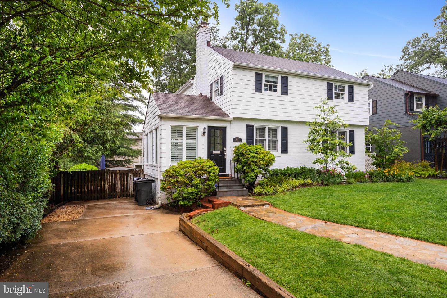 3311 CAMERON MILLS RD, ALEXANDRIA, Virginia 22302, 5 Bedrooms Bedrooms, 11 Rooms Rooms,4 BathroomsBathrooms,Residential,For sale,3311 CAMERON MILLS RD,VAAX2045890 MLS # VAAX2045890