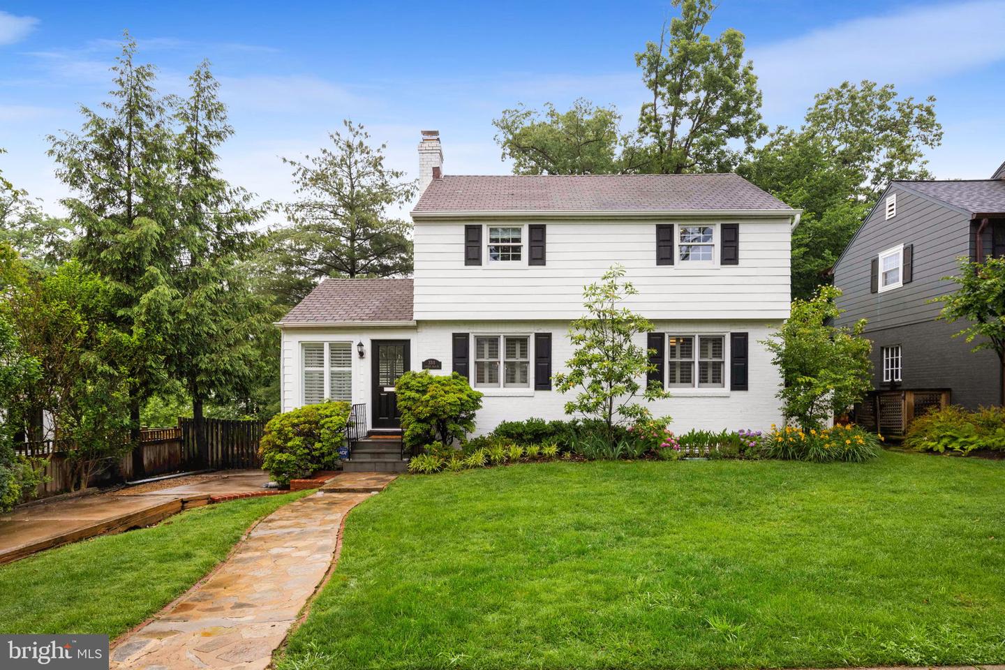 3311 CAMERON MILLS RD, ALEXANDRIA, Virginia 22302, 5 Bedrooms Bedrooms, 11 Rooms Rooms,4 BathroomsBathrooms,Residential,For sale,3311 CAMERON MILLS RD,VAAX2045890 MLS # VAAX2045890