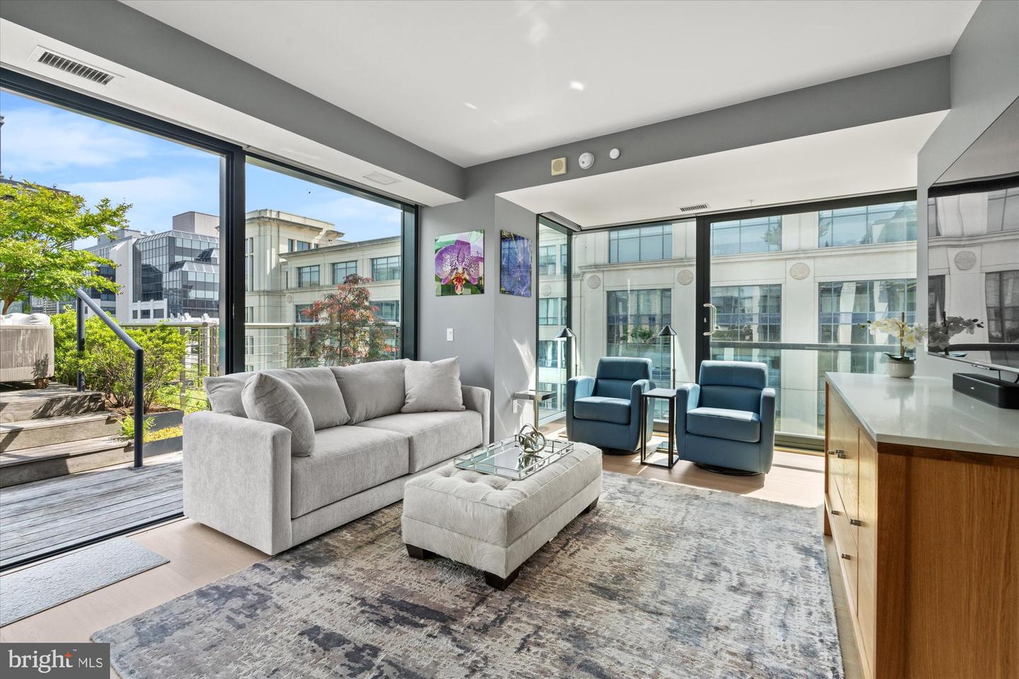 925 H ST NW #810, WASHINGTON, District Of Columbia 20001, 2 Bedrooms Bedrooms, ,2 BathroomsBathrooms,Residential,For sale,925 H ST NW #810,DCDC2203270 MLS # DCDC2203270