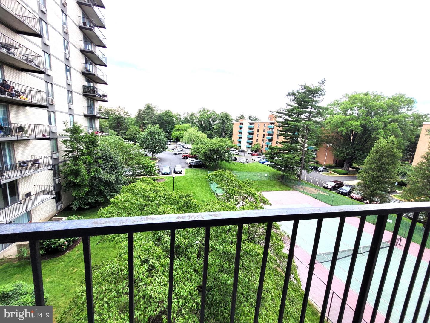 3245 RIO DR #415, FALLS CHURCH, Virginia 22041, 2 Bedrooms Bedrooms, ,2 BathroomsBathrooms,Residential,For sale,3245 RIO DR #415,VAFX2244462 MLS # VAFX2244462