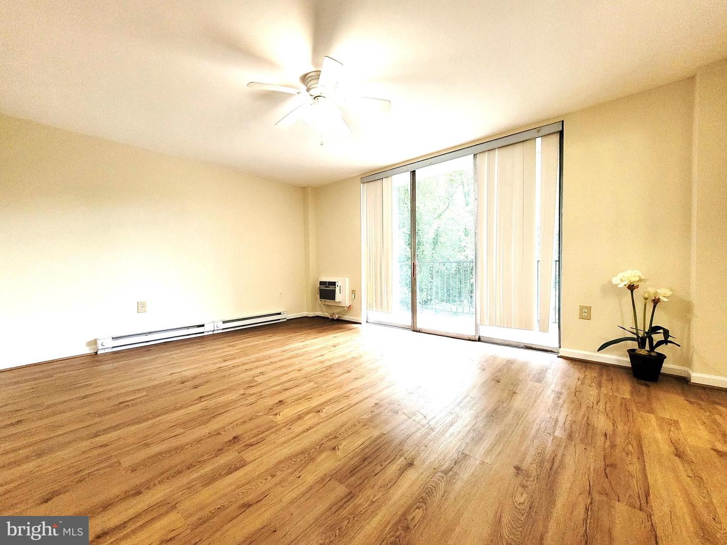 3245 RIO DR #415, FALLS CHURCH, Virginia 22041, 2 Bedrooms Bedrooms, ,2 BathroomsBathrooms,Residential,For sale,3245 RIO DR #415,VAFX2244462 MLS # VAFX2244462