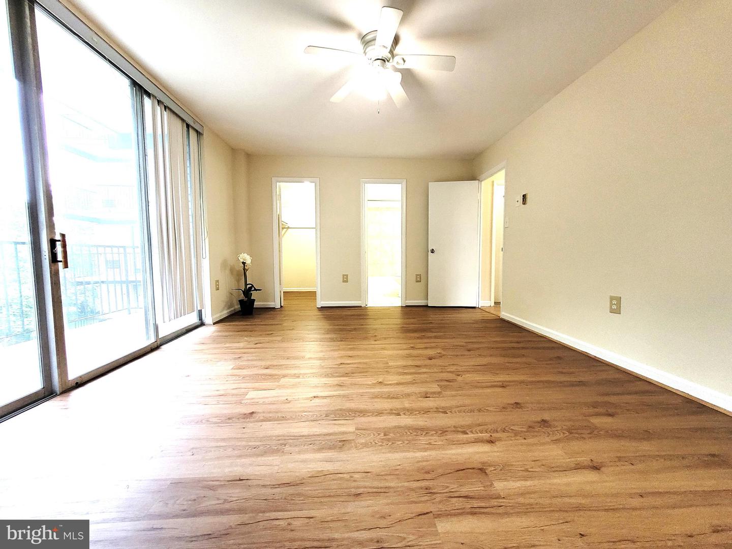 3245 RIO DR #415, FALLS CHURCH, Virginia 22041, 2 Bedrooms Bedrooms, ,2 BathroomsBathrooms,Residential,For sale,3245 RIO DR #415,VAFX2244462 MLS # VAFX2244462