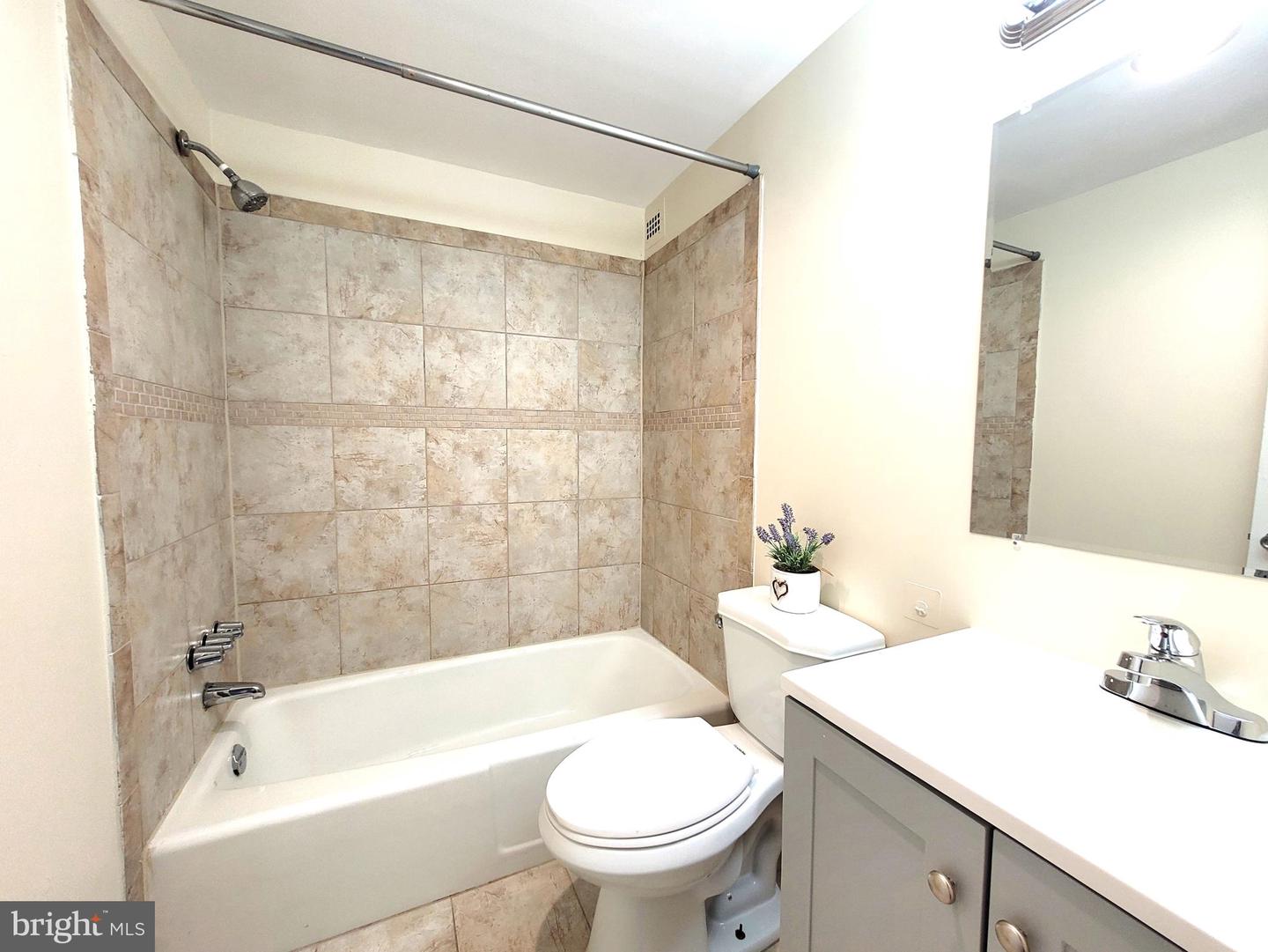 3245 RIO DR #415, FALLS CHURCH, Virginia 22041, 2 Bedrooms Bedrooms, ,2 BathroomsBathrooms,Residential,For sale,3245 RIO DR #415,VAFX2244462 MLS # VAFX2244462