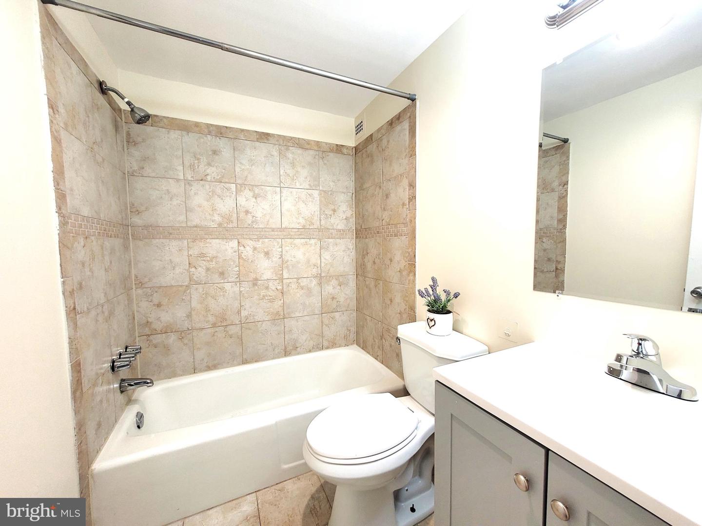 3245 RIO DR #415, FALLS CHURCH, Virginia 22041, 2 Bedrooms Bedrooms, ,2 BathroomsBathrooms,Residential,For sale,3245 RIO DR #415,VAFX2244462 MLS # VAFX2244462