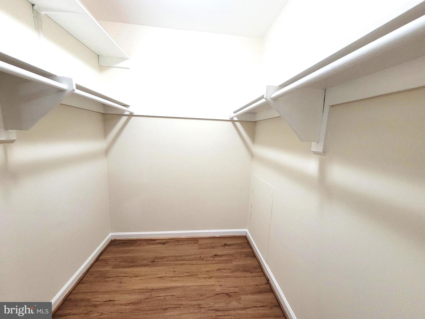 3245 RIO DR #415, FALLS CHURCH, Virginia 22041, 2 Bedrooms Bedrooms, ,2 BathroomsBathrooms,Residential,For sale,3245 RIO DR #415,VAFX2244462 MLS # VAFX2244462