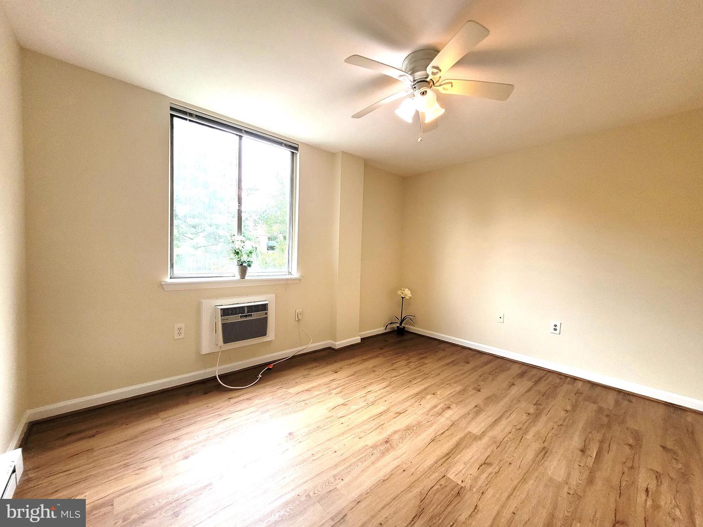3245 RIO DR #415, FALLS CHURCH, Virginia 22041, 2 Bedrooms Bedrooms, ,2 BathroomsBathrooms,Residential,For sale,3245 RIO DR #415,VAFX2244462 MLS # VAFX2244462