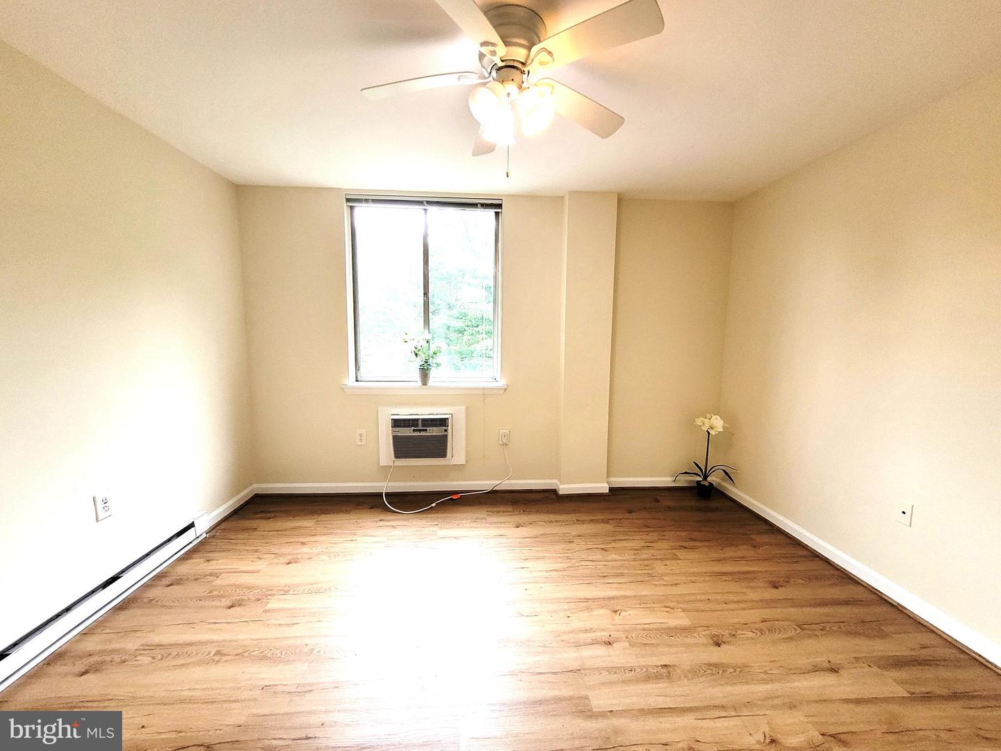 3245 RIO DR #415, FALLS CHURCH, Virginia 22041, 2 Bedrooms Bedrooms, ,2 BathroomsBathrooms,Residential,For sale,3245 RIO DR #415,VAFX2244462 MLS # VAFX2244462