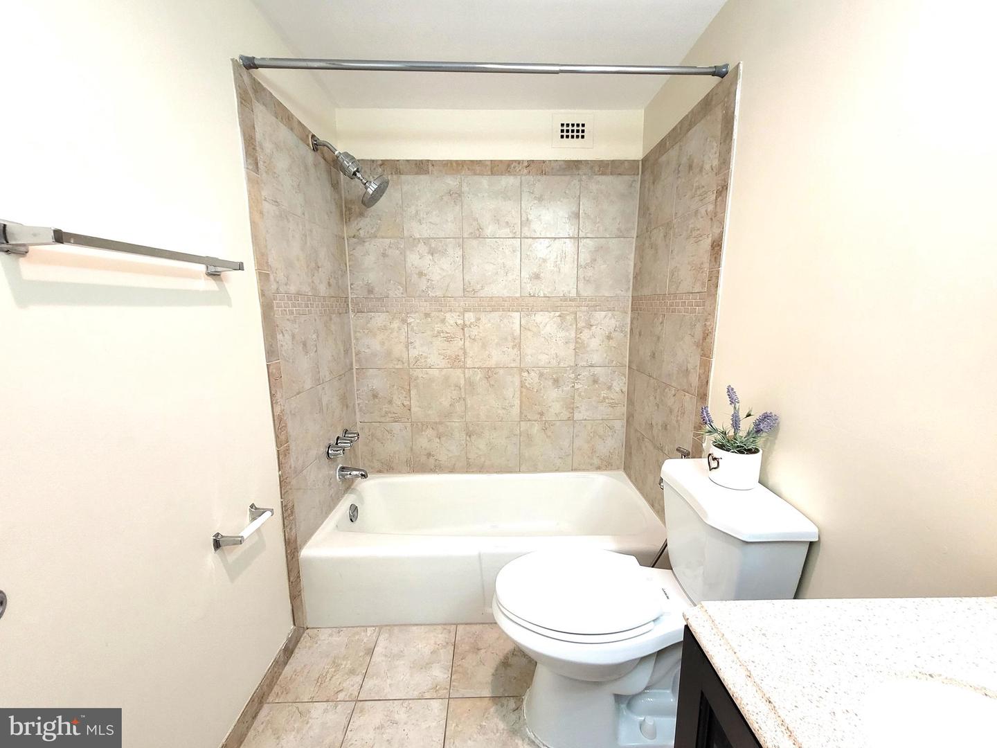 3245 RIO DR #415, FALLS CHURCH, Virginia 22041, 2 Bedrooms Bedrooms, ,2 BathroomsBathrooms,Residential,For sale,3245 RIO DR #415,VAFX2244462 MLS # VAFX2244462