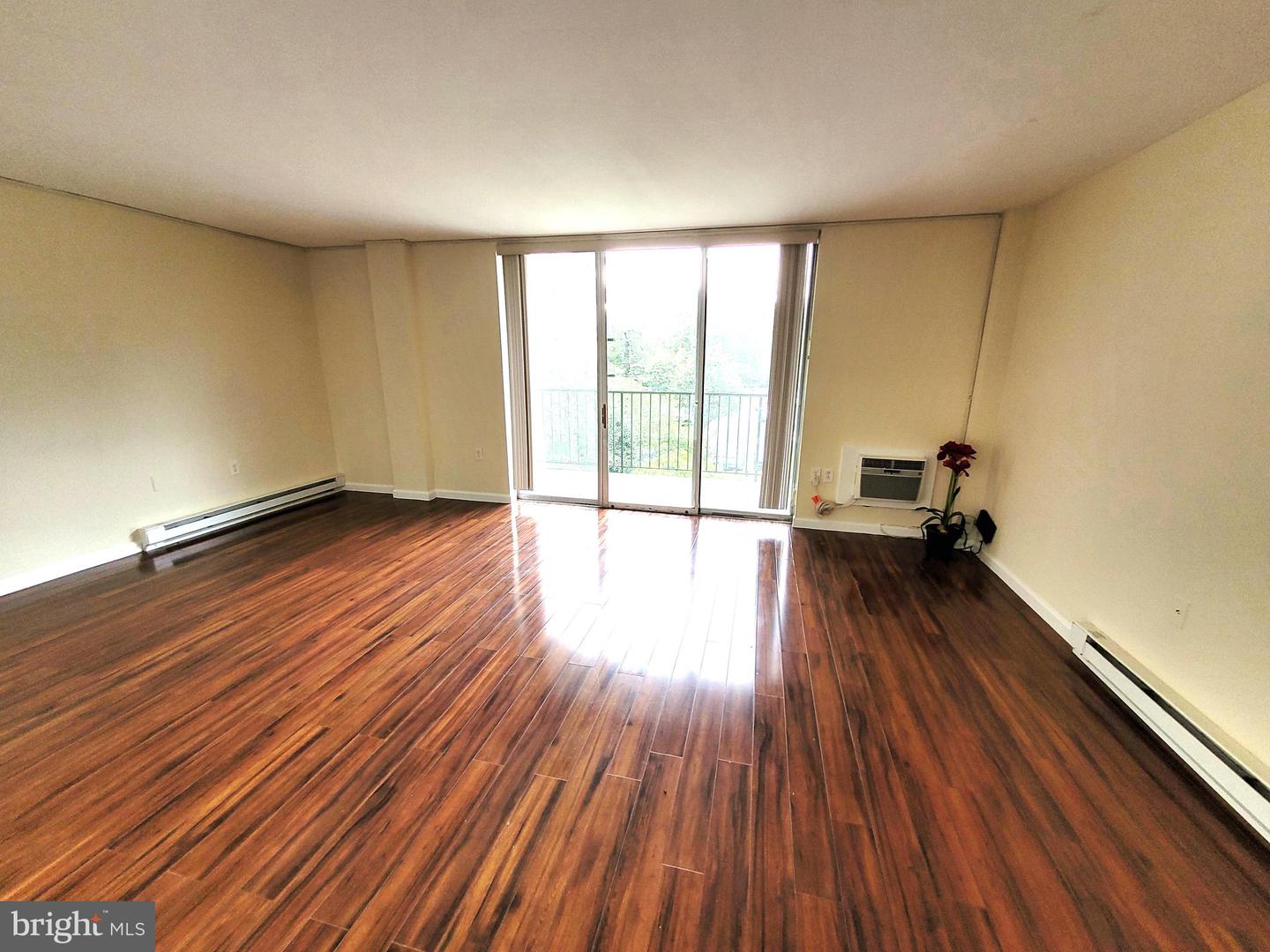 3245 RIO DR #415, FALLS CHURCH, Virginia 22041, 2 Bedrooms Bedrooms, ,2 BathroomsBathrooms,Residential,For sale,3245 RIO DR #415,VAFX2244462 MLS # VAFX2244462