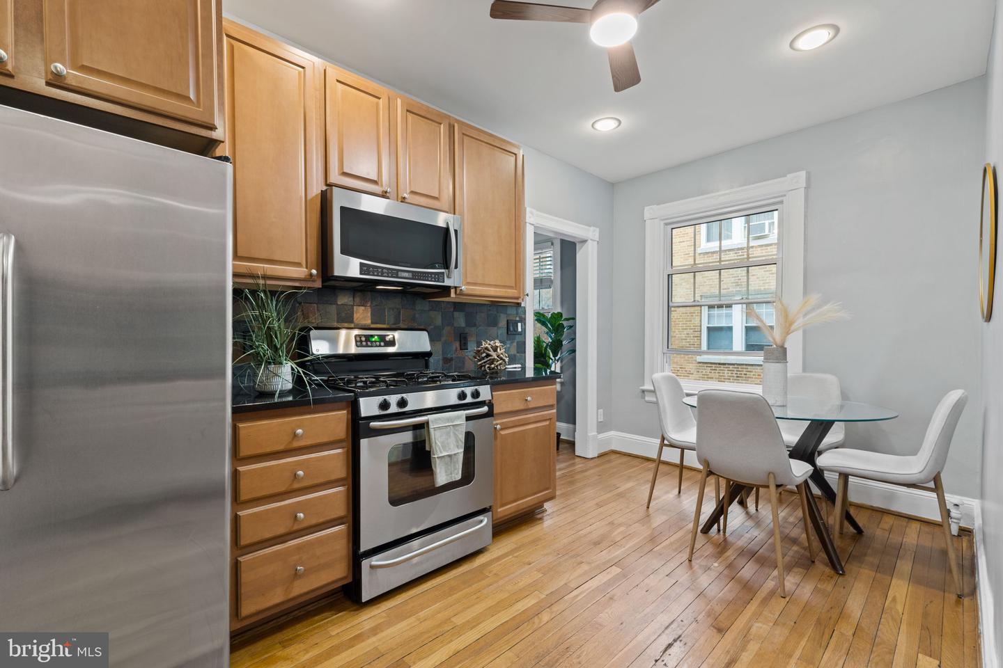 5112 CONNECTICUT AVE NW #201, WASHINGTON, District Of Columbia 20008, 2 Bedrooms Bedrooms, 5 Rooms Rooms,1 BathroomBathrooms,Residential,For sale,5112 CONNECTICUT AVE NW #201,DCDC2203362 MLS # DCDC2203362