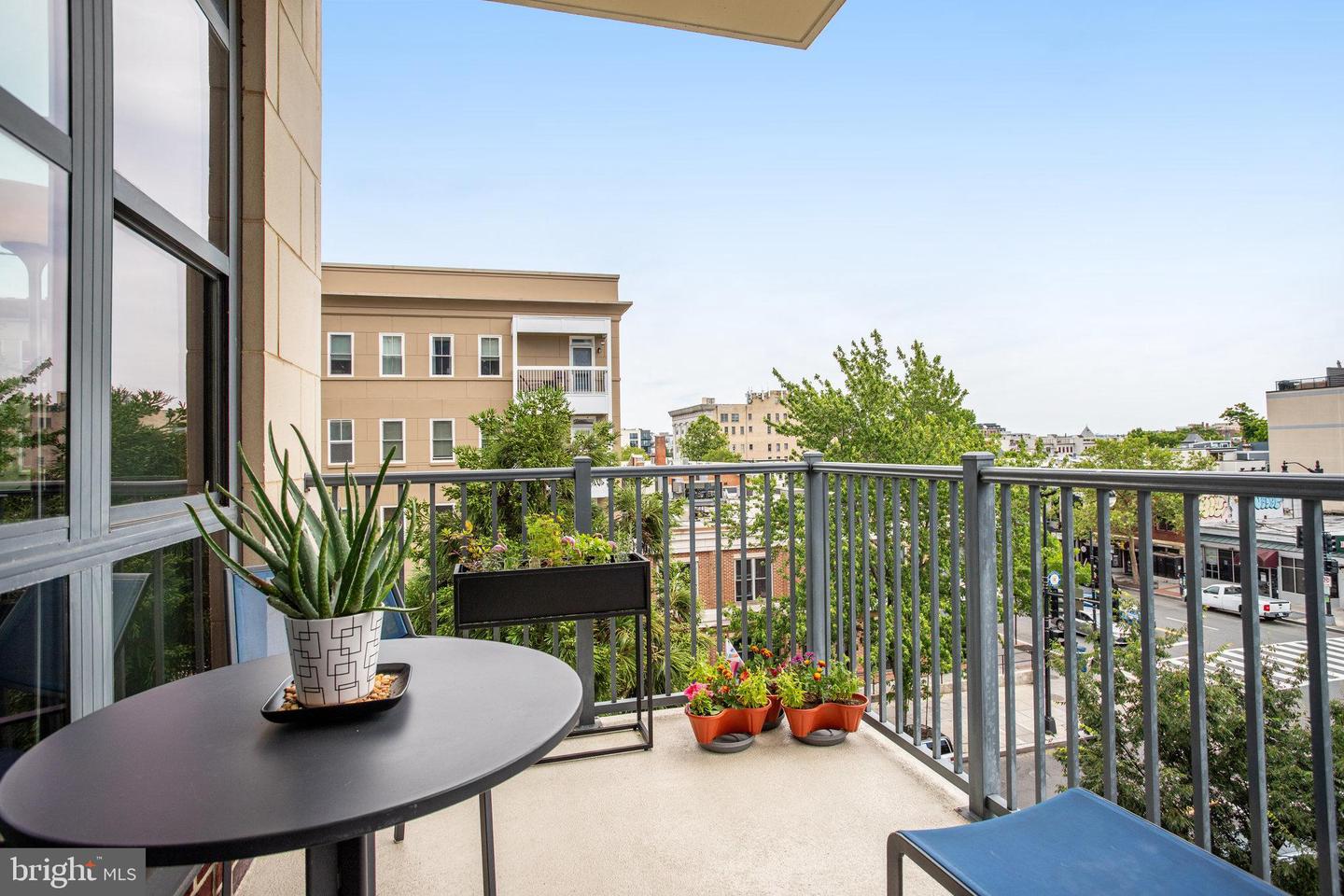 2020 12TH ST NW #313, WASHINGTON, District Of Columbia 20009, 2 Bedrooms Bedrooms, ,2 BathroomsBathrooms,Residential,For sale,2020 12TH ST NW #313,DCDC2203310 MLS # DCDC2203310