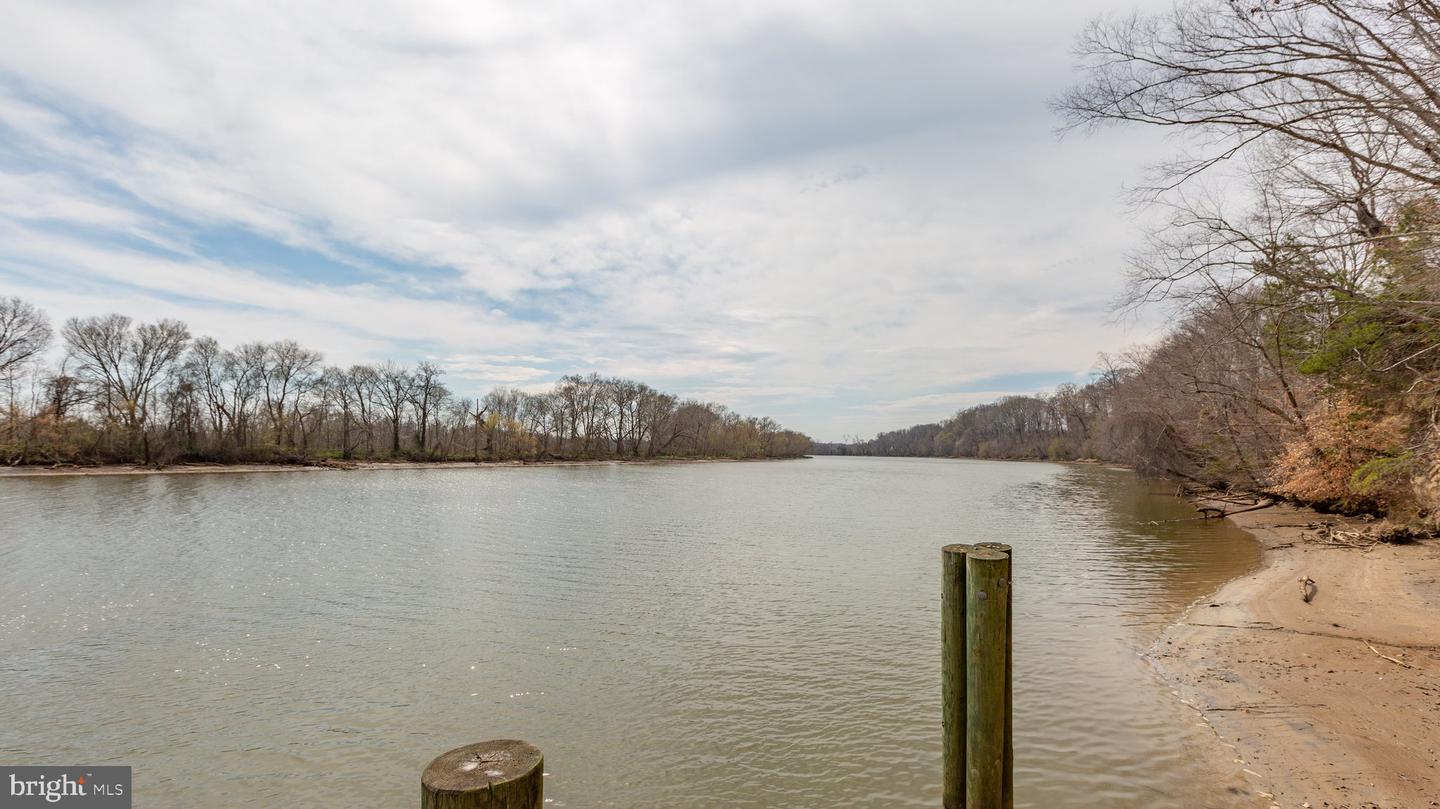 201 OLD LANDING CT, FREDERICKSBURG, Virginia 22405, 4 Bedrooms Bedrooms, ,2 BathroomsBathrooms,Residential,For sale,201 OLD LANDING CT,VAST2039356 MLS # VAST2039356