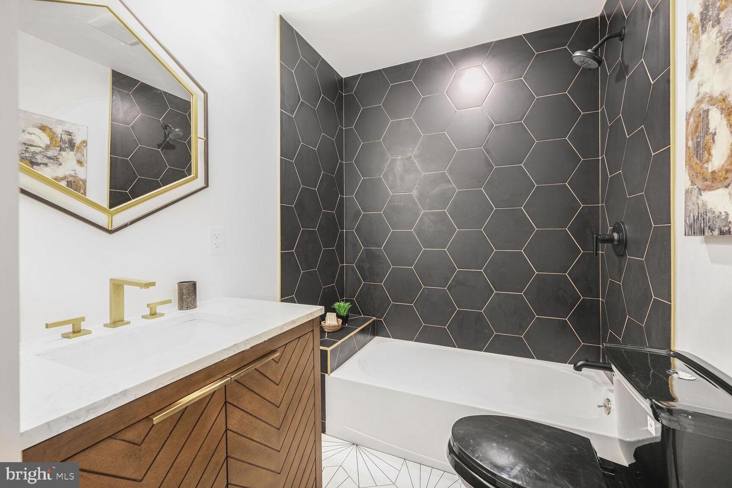 621 FLORIDA AVE NW #101, WASHINGTON, District Of Columbia 20001, 1 Bedroom Bedrooms, ,1 BathroomBathrooms,Residential,For sale,621 FLORIDA AVE NW #101,DCDC2203350 MLS # DCDC2203350