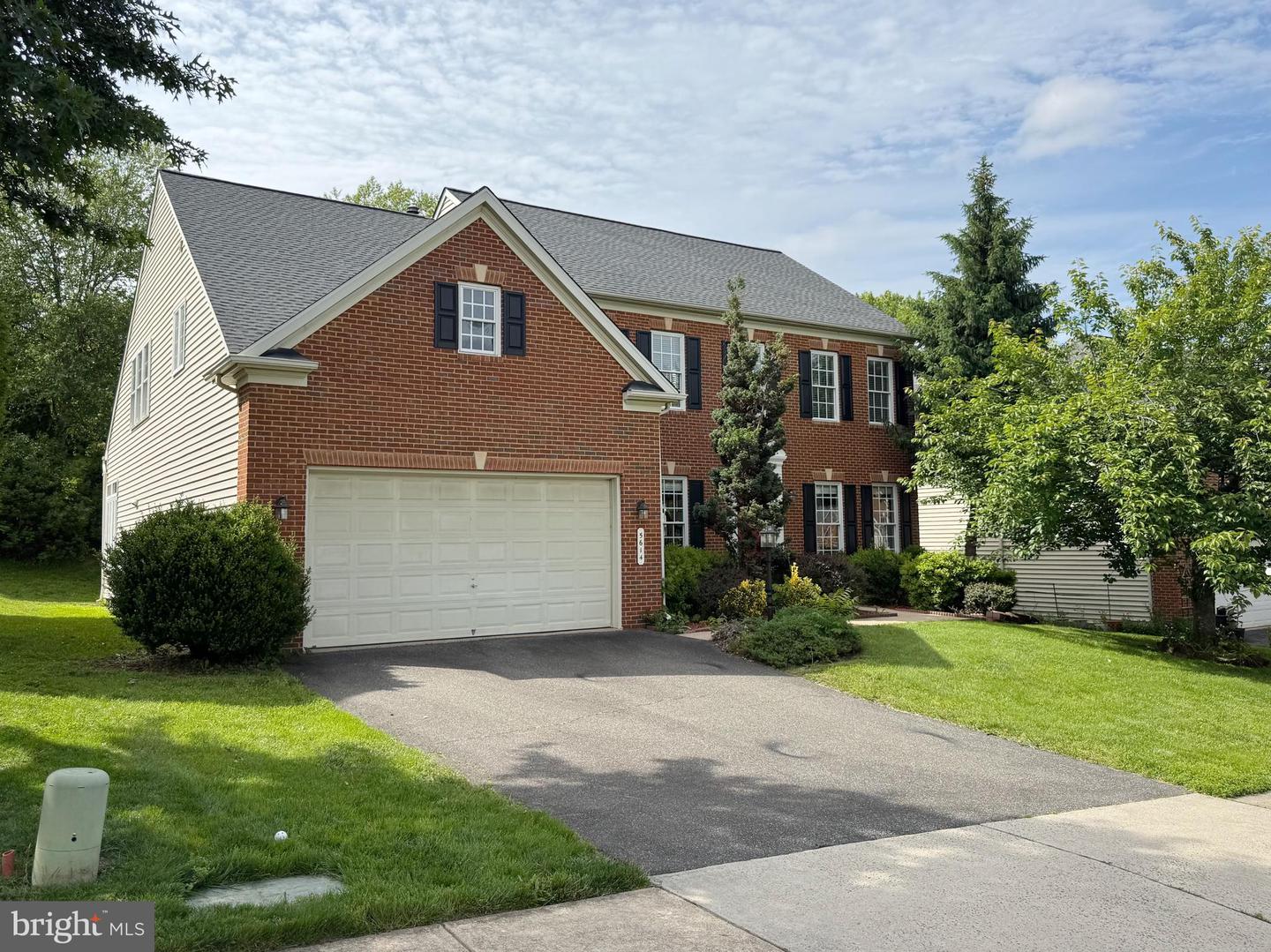 5614 JAMES GUNNELL LN, ALEXANDRIA, Virginia 22310, 4 Bedrooms Bedrooms, ,4 BathroomsBathrooms,Residential,For sale,5614 JAMES GUNNELL LN,VAFX2244572 MLS # VAFX2244572