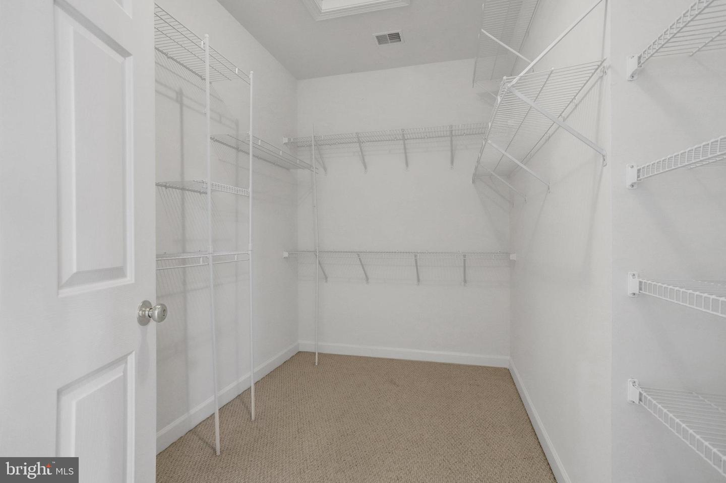 5614 JAMES GUNNELL LN, ALEXANDRIA, Virginia 22310, 4 Bedrooms Bedrooms, ,4 BathroomsBathrooms,Residential,For sale,5614 JAMES GUNNELL LN,VAFX2244572 MLS # VAFX2244572