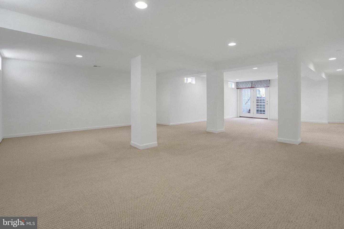 5614 JAMES GUNNELL LN, ALEXANDRIA, Virginia 22310, 4 Bedrooms Bedrooms, ,4 BathroomsBathrooms,Residential,For sale,5614 JAMES GUNNELL LN,VAFX2244572 MLS # VAFX2244572