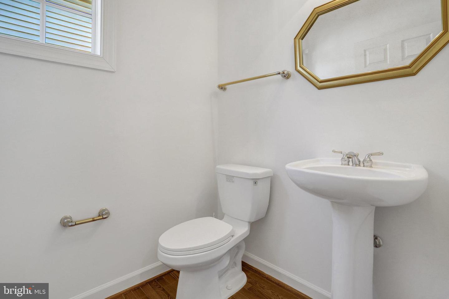 5614 JAMES GUNNELL LN, ALEXANDRIA, Virginia 22310, 4 Bedrooms Bedrooms, ,4 BathroomsBathrooms,Residential,For sale,5614 JAMES GUNNELL LN,VAFX2244572 MLS # VAFX2244572
