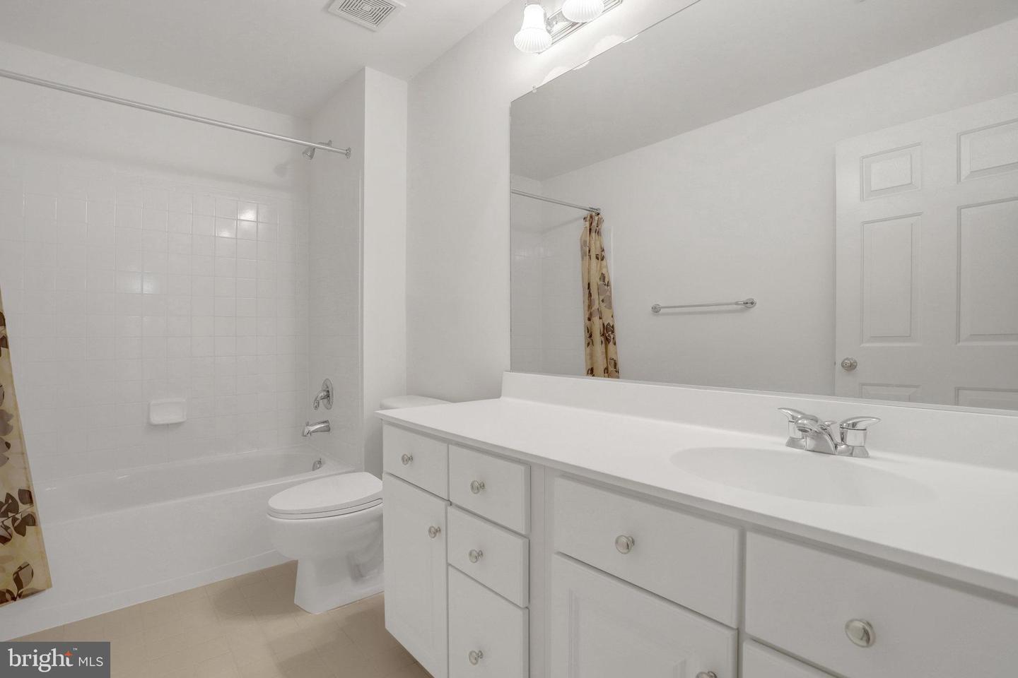 5614 JAMES GUNNELL LN, ALEXANDRIA, Virginia 22310, 4 Bedrooms Bedrooms, ,4 BathroomsBathrooms,Residential,For sale,5614 JAMES GUNNELL LN,VAFX2244572 MLS # VAFX2244572