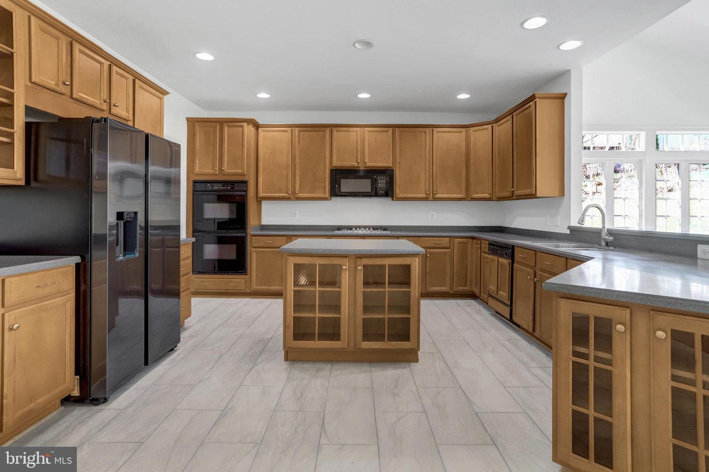 5614 JAMES GUNNELL LN, ALEXANDRIA, Virginia 22310, 4 Bedrooms Bedrooms, ,4 BathroomsBathrooms,Residential,For sale,5614 JAMES GUNNELL LN,VAFX2244572 MLS # VAFX2244572