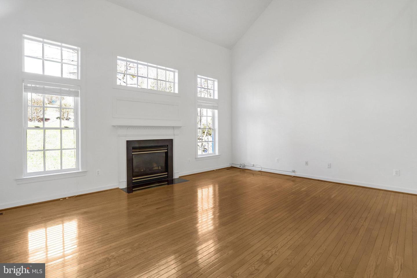 5614 JAMES GUNNELL LN, ALEXANDRIA, Virginia 22310, 4 Bedrooms Bedrooms, ,4 BathroomsBathrooms,Residential,For sale,5614 JAMES GUNNELL LN,VAFX2244572 MLS # VAFX2244572