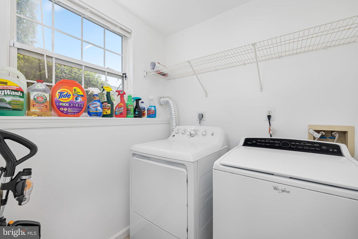 6387 MICHAEL ROBERT DR, SPRINGFIELD, Virginia 22150, 3 Bedrooms Bedrooms, 8 Rooms Rooms,2 BathroomsBathrooms,Residential,For sale,6387 MICHAEL ROBERT DR,VAFX2244576 MLS # VAFX2244576